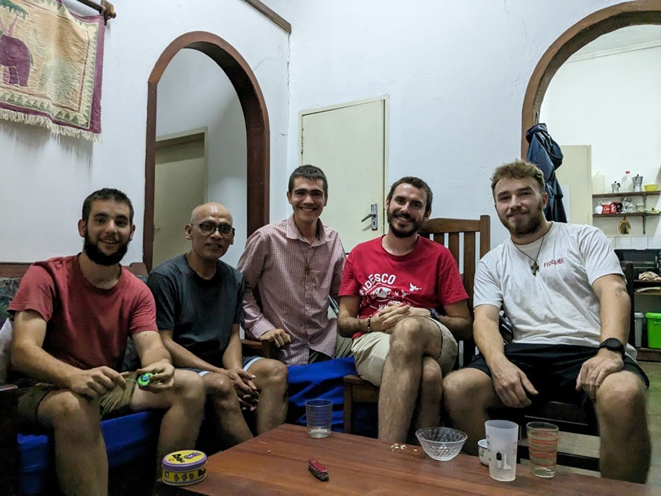 From left to right, Fidesco volunteers: Thomas, Freddie, Amance, Mathew and Joseph.