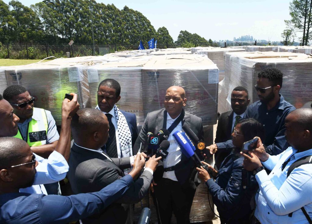 Minister Kgosientso Ramokgopa receives a set of generators donated to alleviate the impact of load shedding on the delivery of services in clinics, schools, and courts. Credit: GCIS.