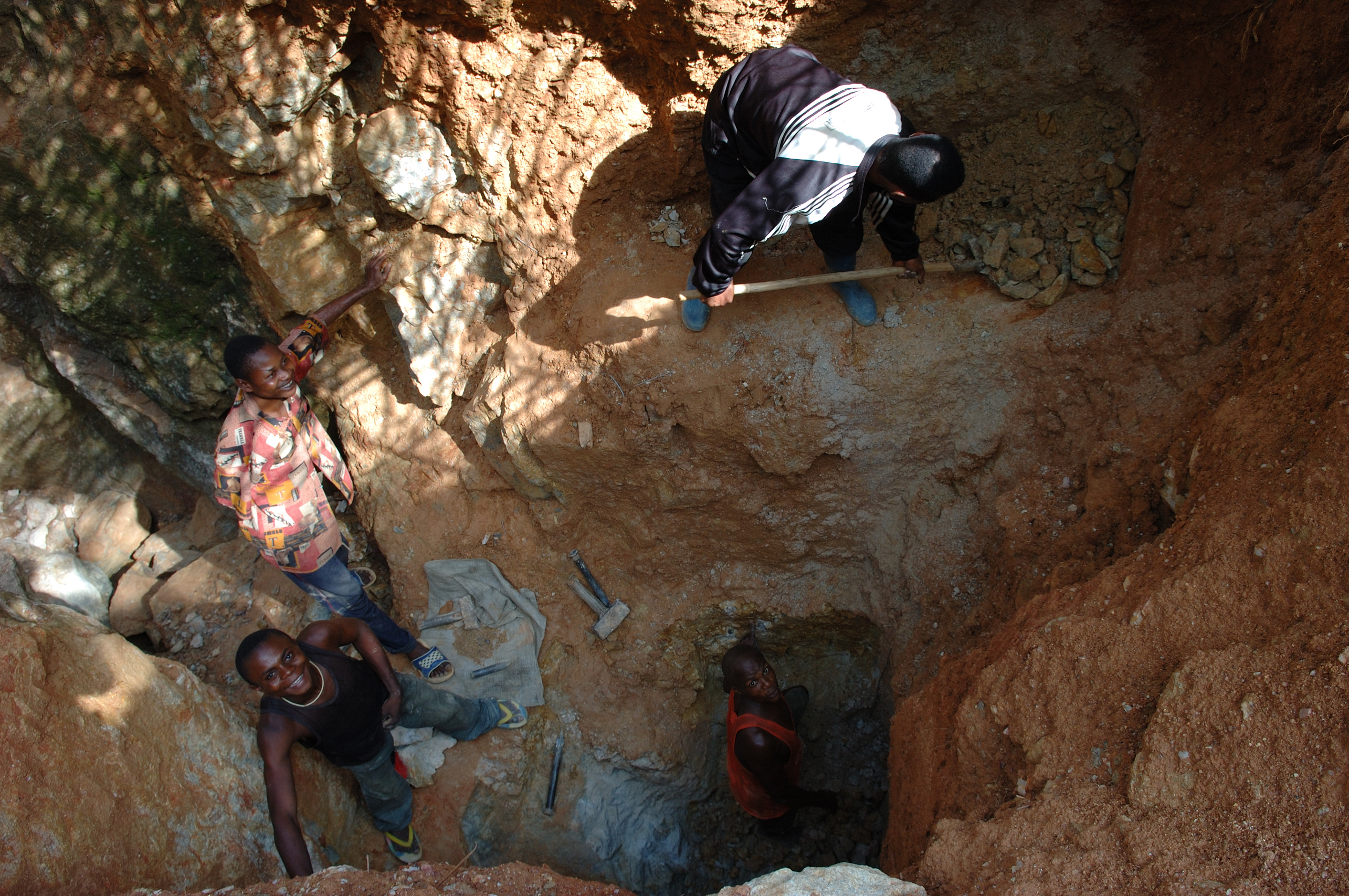 Wolframite and Casserite mining in Goma, Democratic Republic of the Congo. Credit: Julien Harneis /Wikimedia.