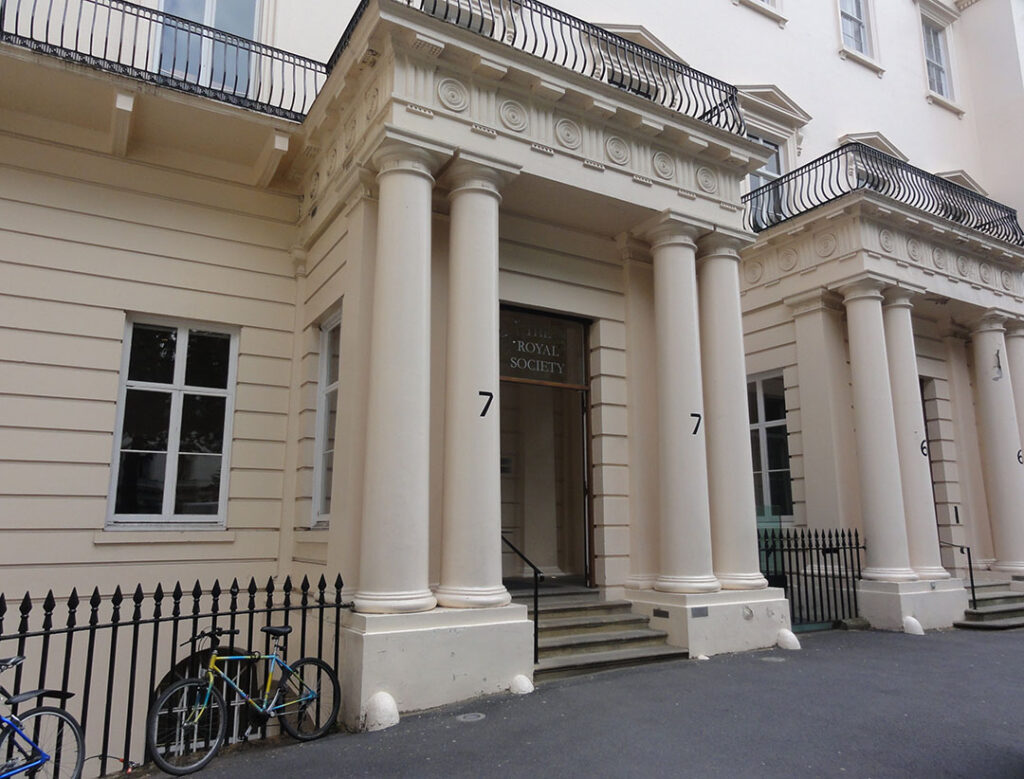 The entrance to the Royal Society. Credit: Tom Morris/ commons.wikimedia.